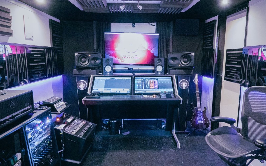 Redwall Studios Recording Rehearsal Rooms Reviews Photos Phone Number And Address Business Services In North West Nicelocal Co Uk - Redwall Studios Bury